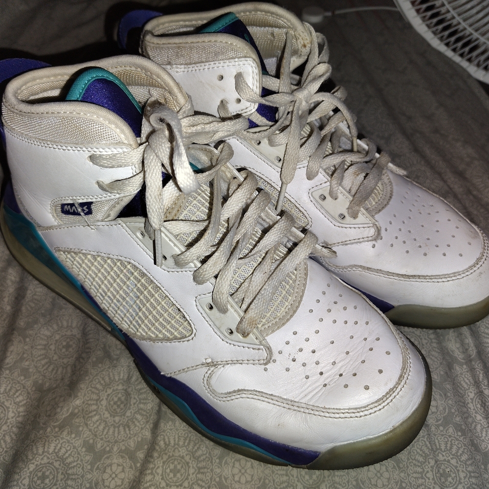 Jordan Mars 270 Grape Size 9.5